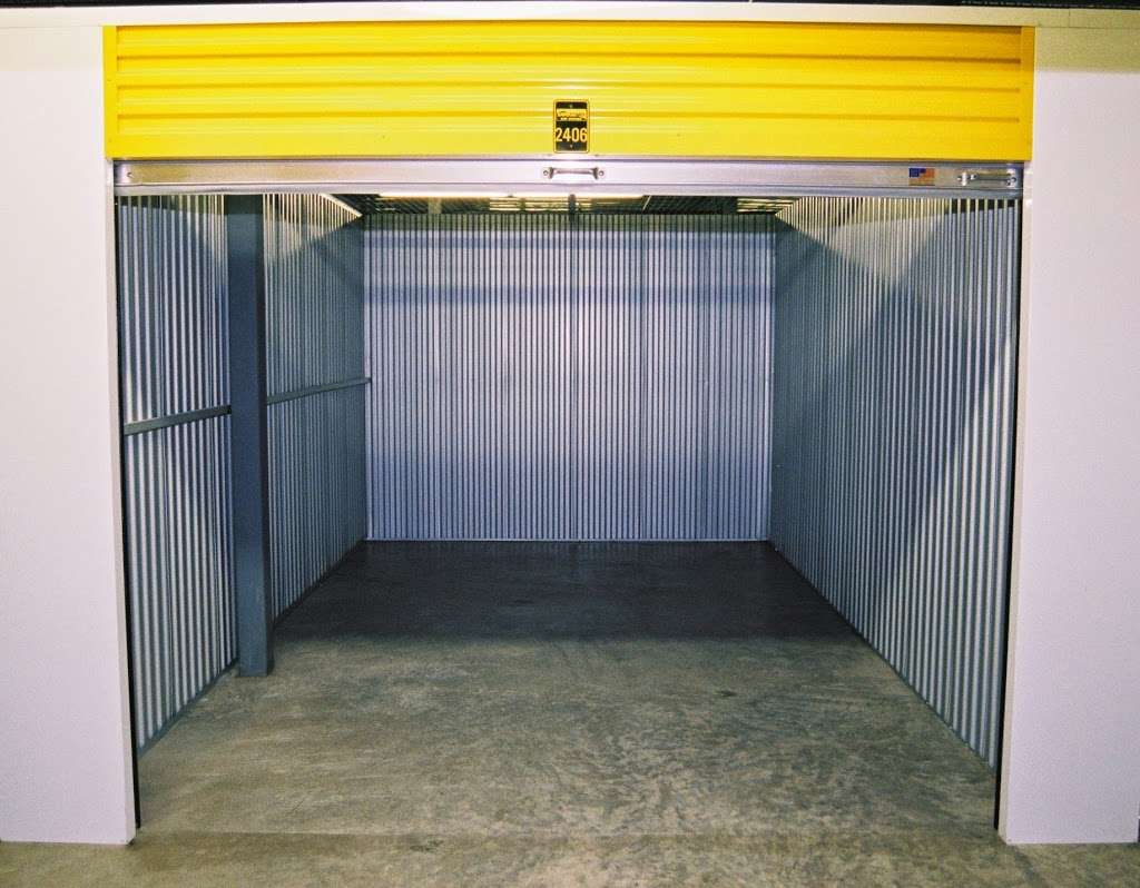 Safeguard Self Storage | 21W379 Lake St, Addison, IL 60101, USA | Phone: (630) 274-5452