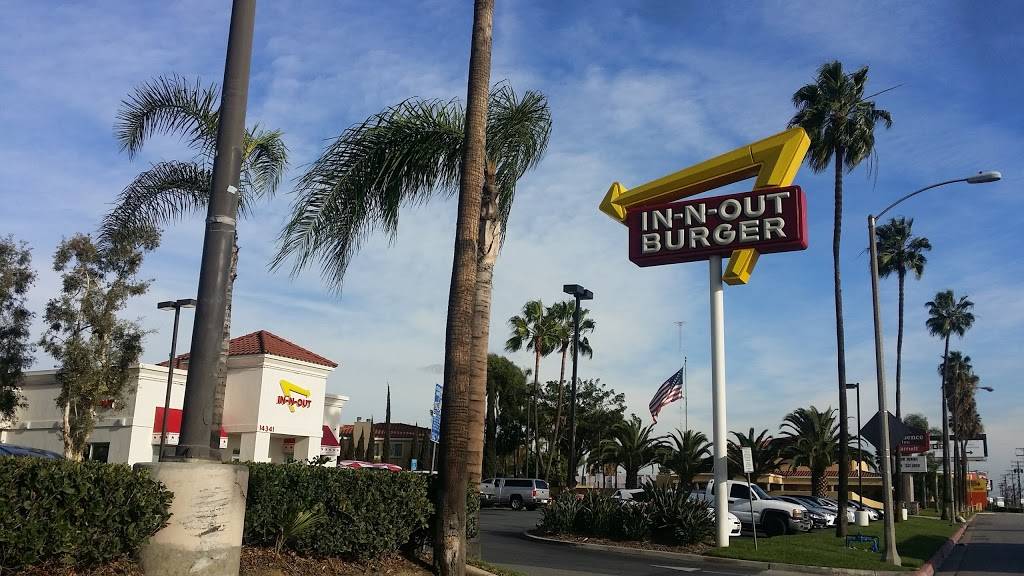 In-N-Out Burger | 14341 Firestone Blvd, La Mirada, CA 90638, USA | Phone: (800) 786-1000