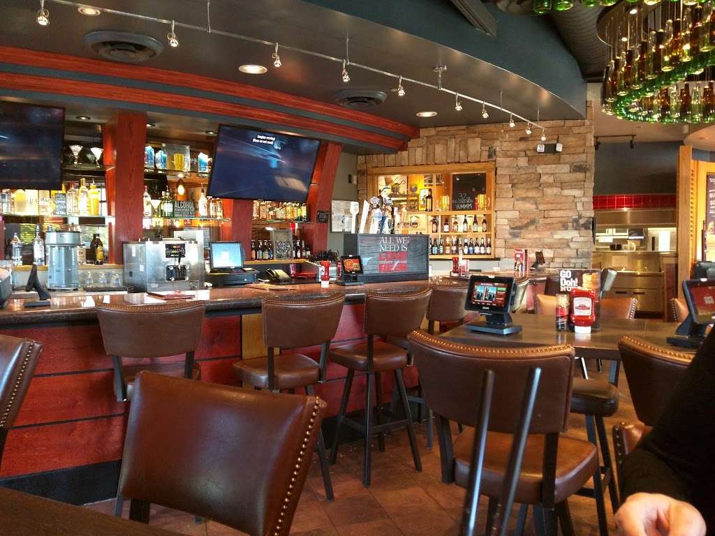 Red Robin Gourmet Burgers and Brews | 2860 US-34, Oswego, IL 60543 | Phone: (630) 551-3912