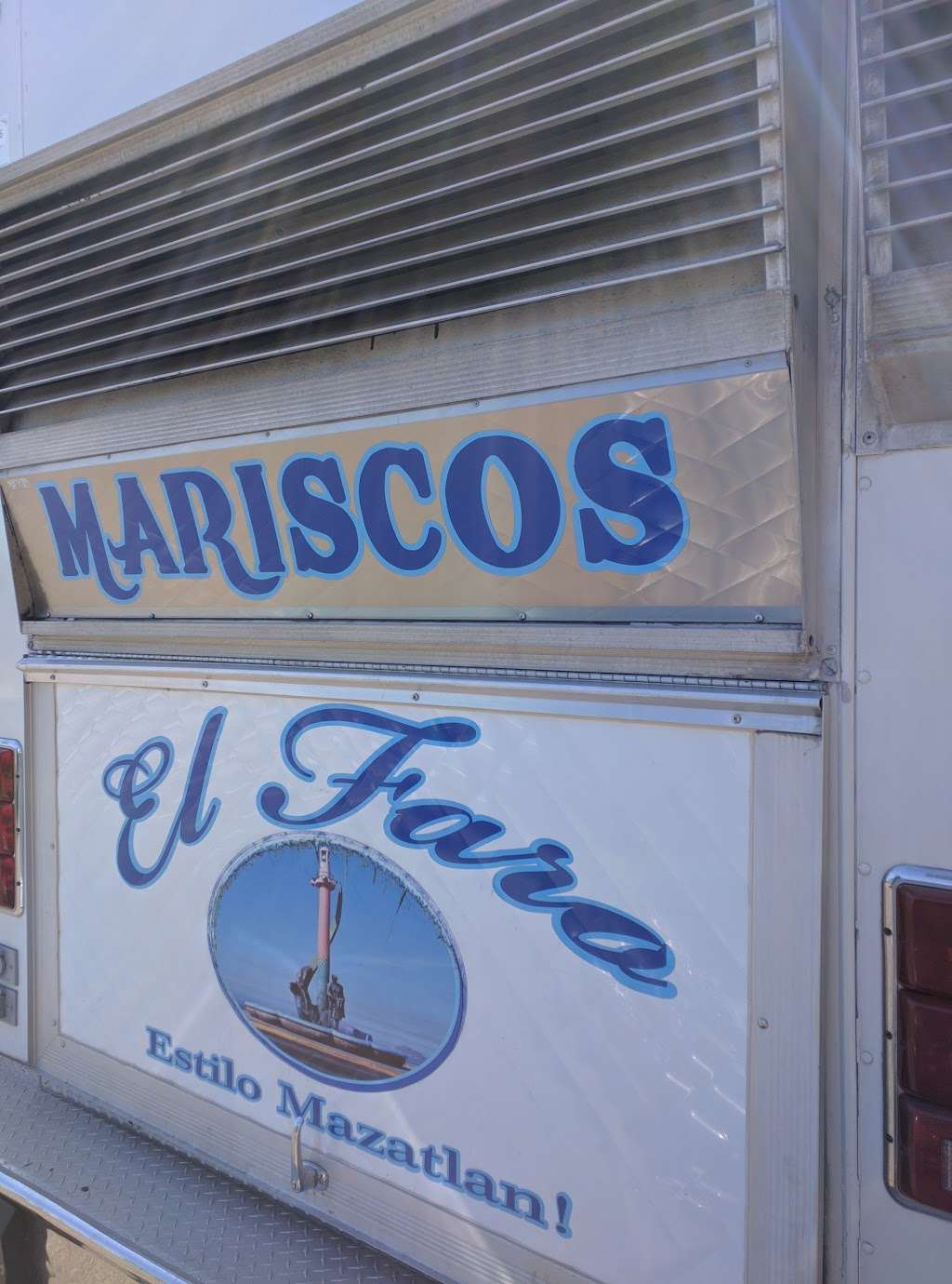 Mariscos El Faro | 6113-, 6139 N Figueroa St, Los Angeles, CA 90042, USA | Phone: (323) 359-3814