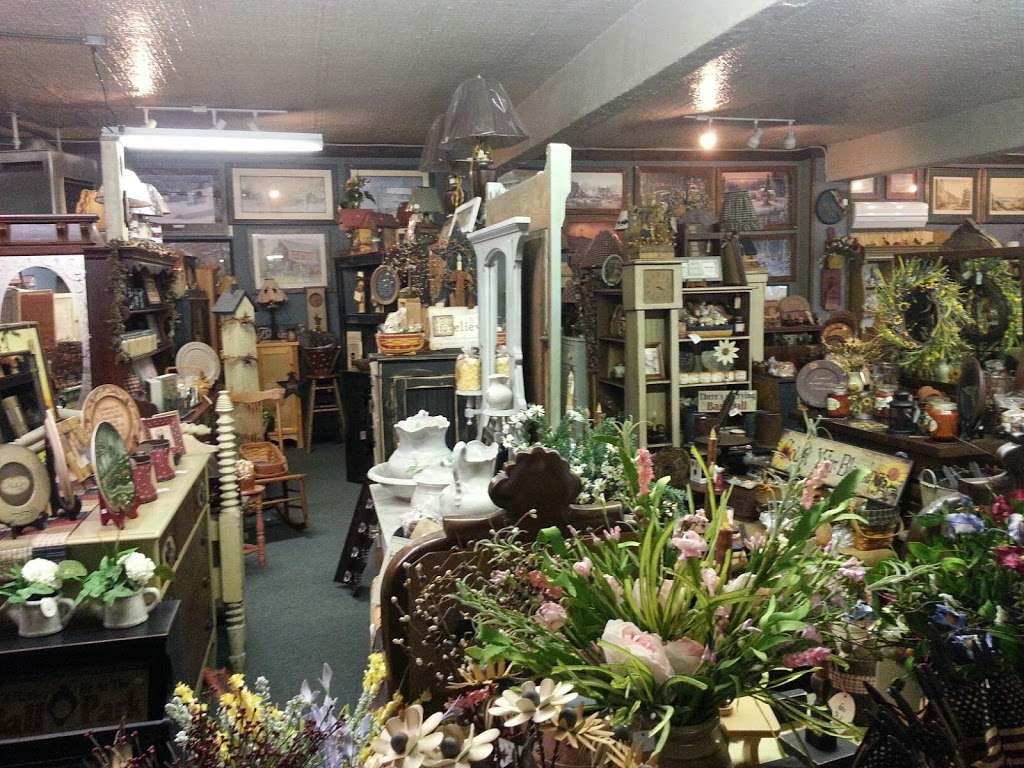 Village Furniture | 308 W Main St, Louisa, VA 23093, USA | Phone: (540) 967-2964