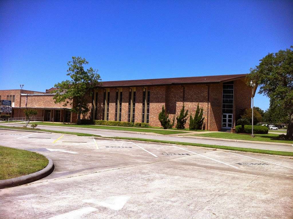 First Baptist Church | 401 Yaupon St, Lake Jackson, TX 77566, USA | Phone: (979) 297-2496