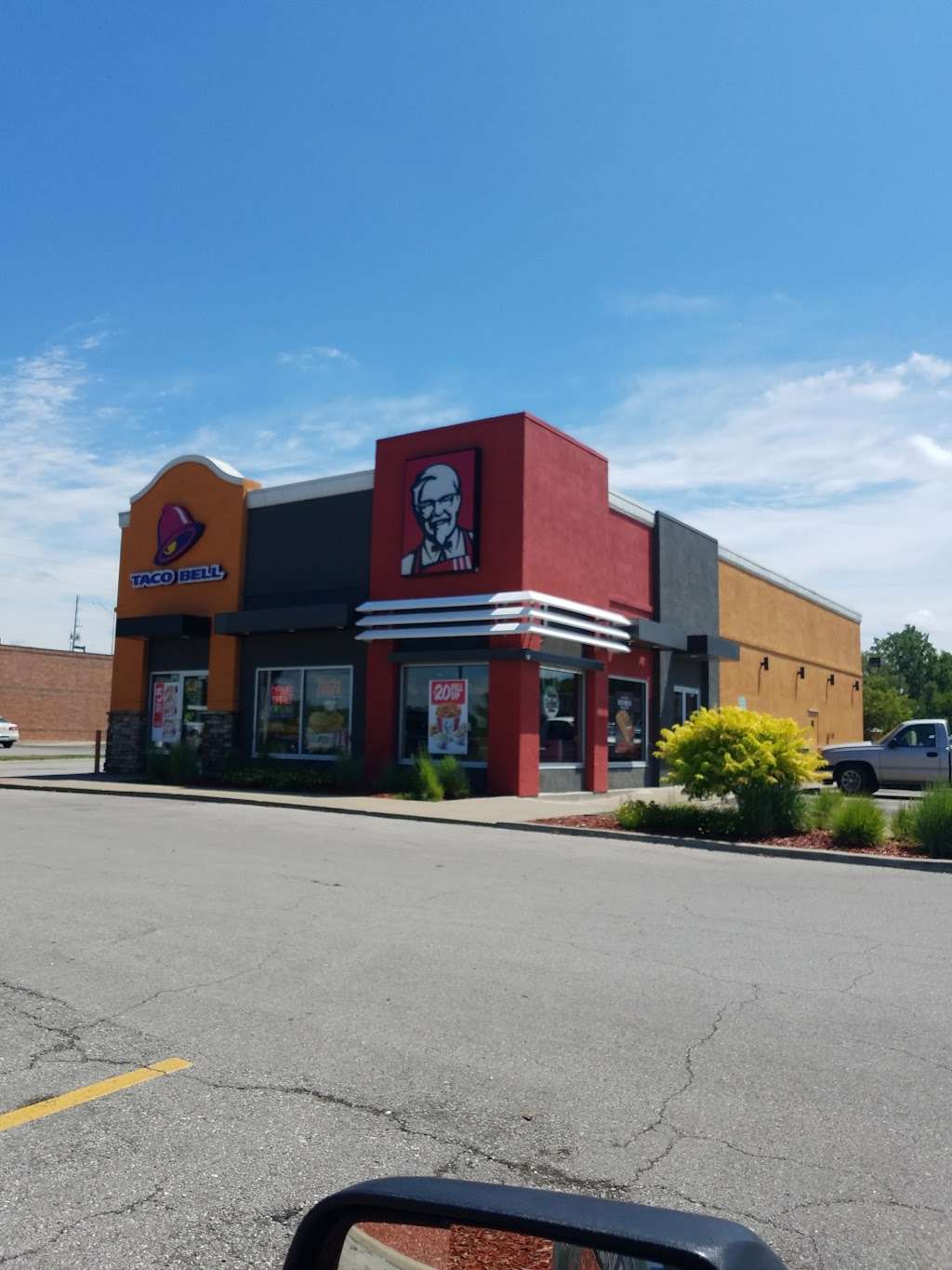 Taco Bell | 1236 NW Woods Chapel Rd, Blue Springs, MO 64015, USA | Phone: (816) 229-1105