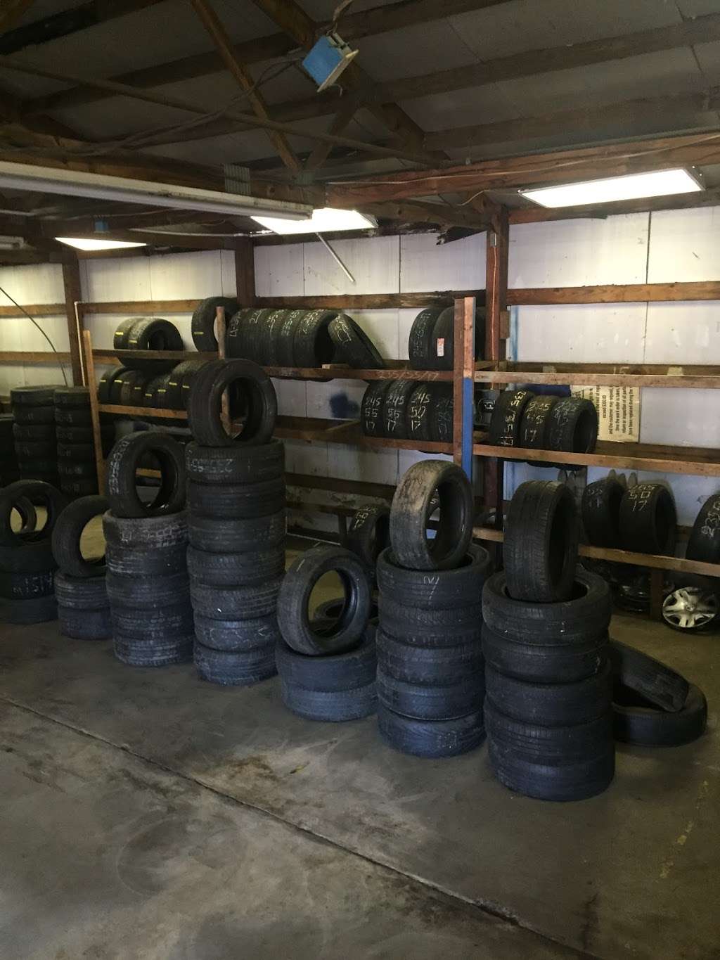 L C tires L.L.C | 6275 S Main St, Salisbury, NC 28147, USA | Phone: (704) 298-9063