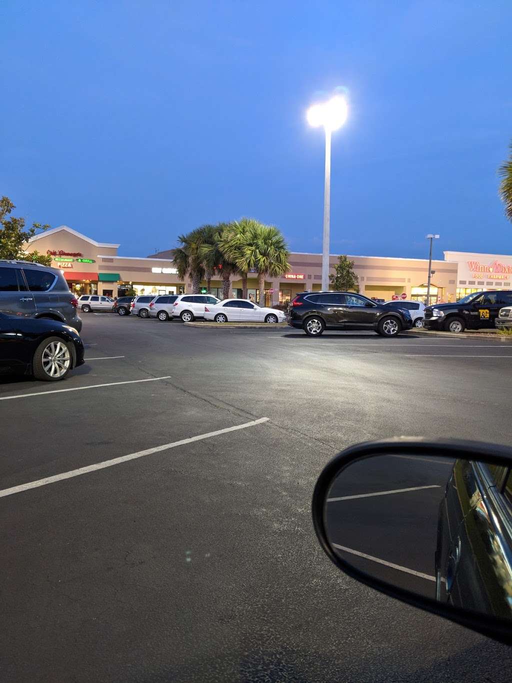 Lockwood Village Shopping Center | 1009 Lockwood Blvd, Oviedo, FL 32765, USA | Phone: (407) 977-6464