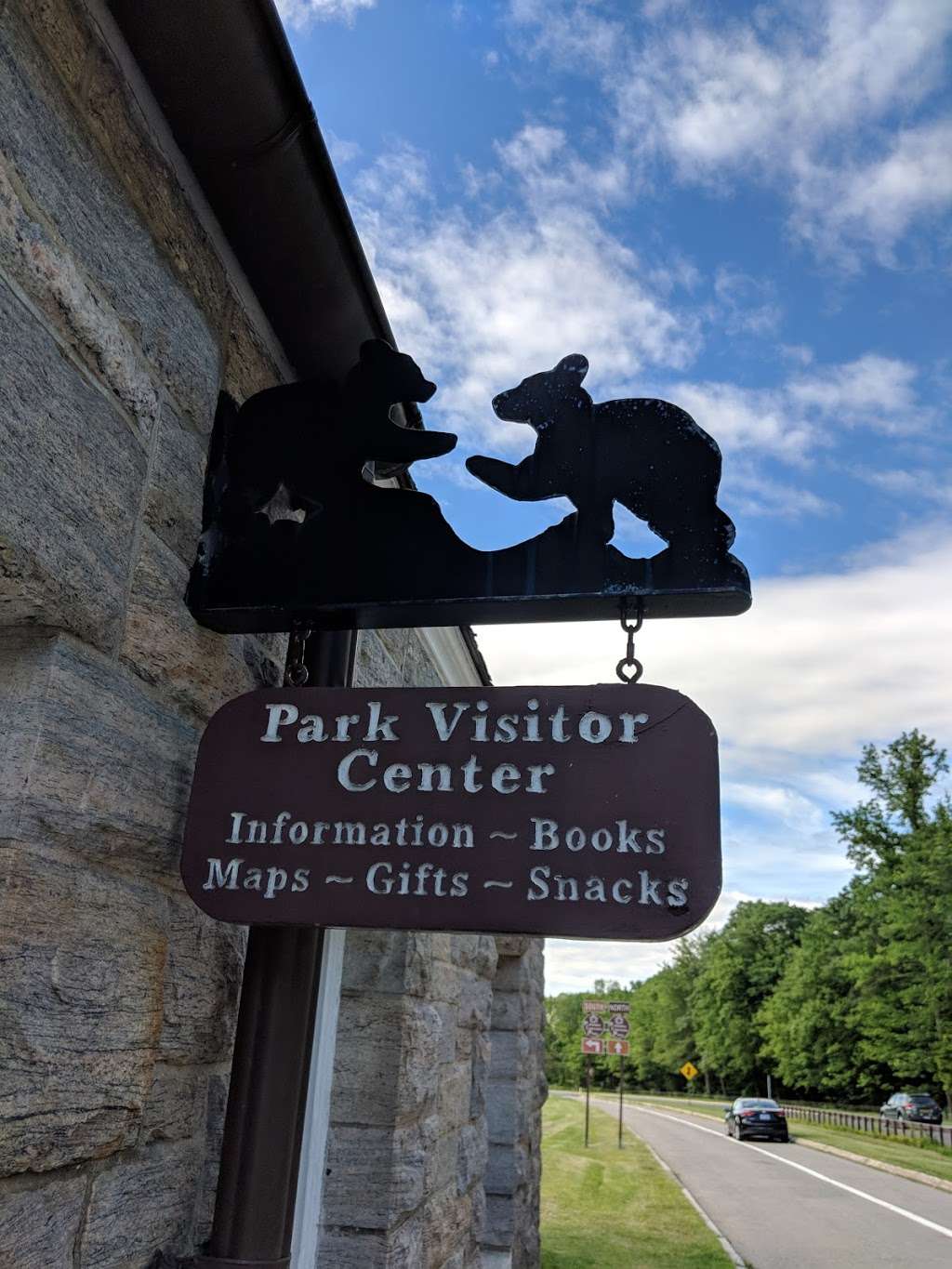 The Palisades Parkway Visitor Center and Bookstore | Palisades Interstate Pkwy, Tomkins Cove, NY 10986, USA | Phone: (845) 786-5003