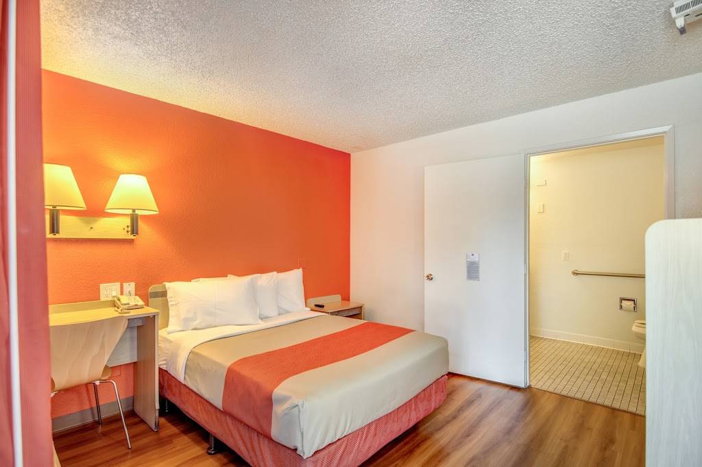 Motel 6 Stockton, CA - North | 6717 Plymouth Rd, Stockton, CA 95207, USA | Phone: (209) 951-8120