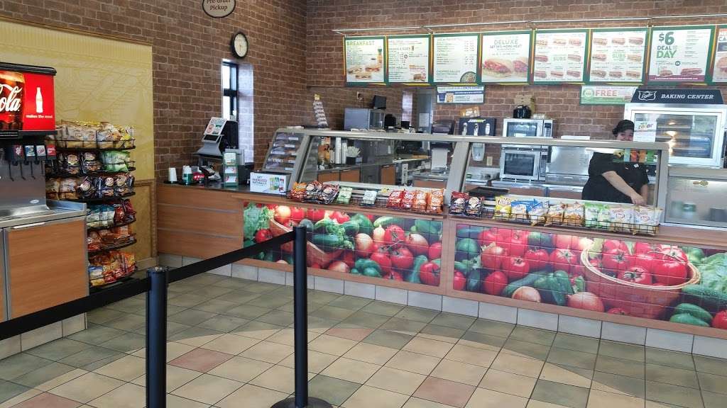 Subway | 2475 W Jonathan Moore Pike, Columbus, IN 47201, USA | Phone: (812) 378-0621