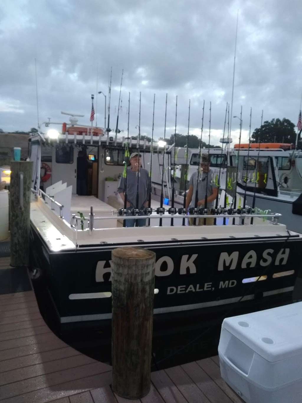 Hook Mash Charter Fishing | 421 Deale Rd, Tracys Landing, MD 20779, USA | Phone: (443) 336-3011