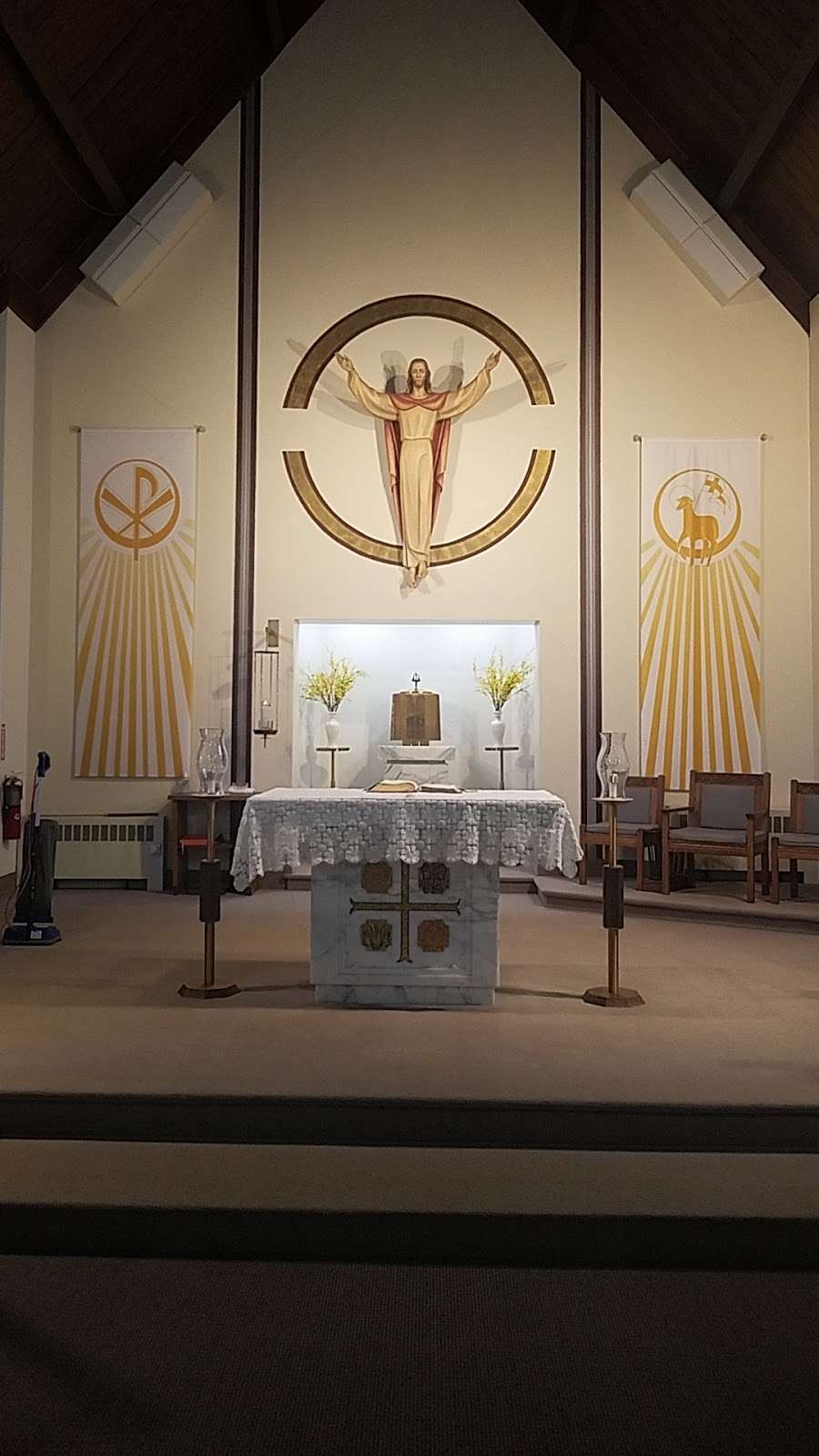 St Stephens Roman Catholic Church | 6948 Main St, Trumbull, CT 06611, USA | Phone: (203) 268-6217