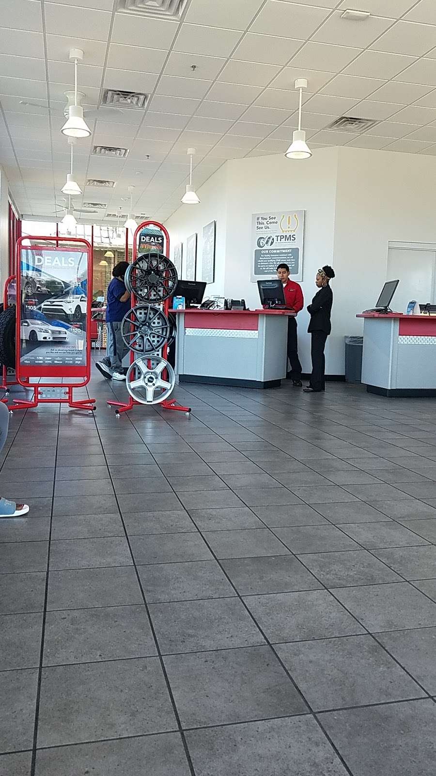 Discount Tire | 1655 Texas Pkwy, Missouri City, TX 77489, USA | Phone: (281) 848-1492