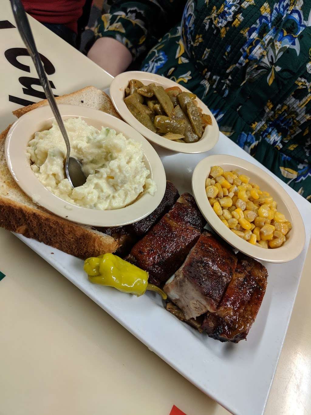 Hickory House Barbecue | 600 S Riverfront Blvd, Dallas, TX 75207, USA | Phone: (214) 747-0758