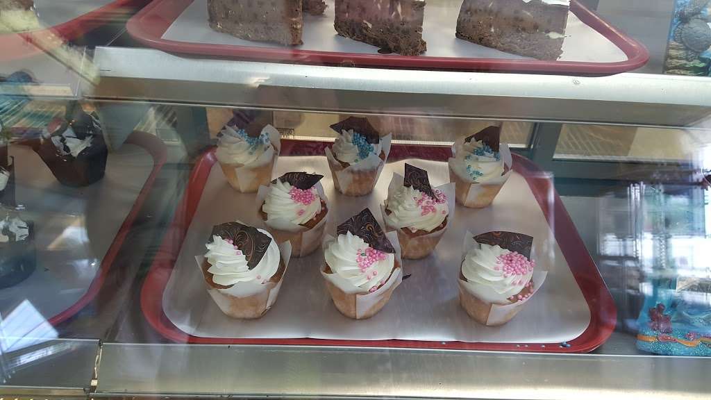 Blue Dolfin Sweets | 228 U.S. 9, Marmora, NJ 08223 | Phone: (609) 390-2468