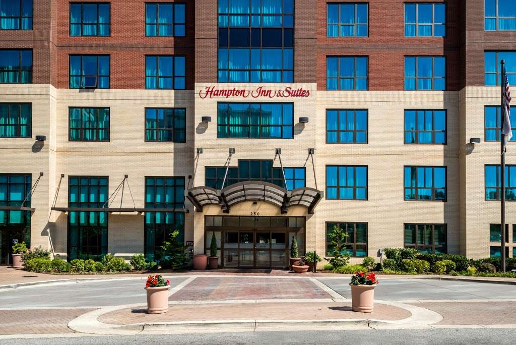 Hampton Inn & Suites National Harbor/Alexandria Area | 250 Waterfront St, Oxon Hill, MD 20745, USA | Phone: (301) 567-3531