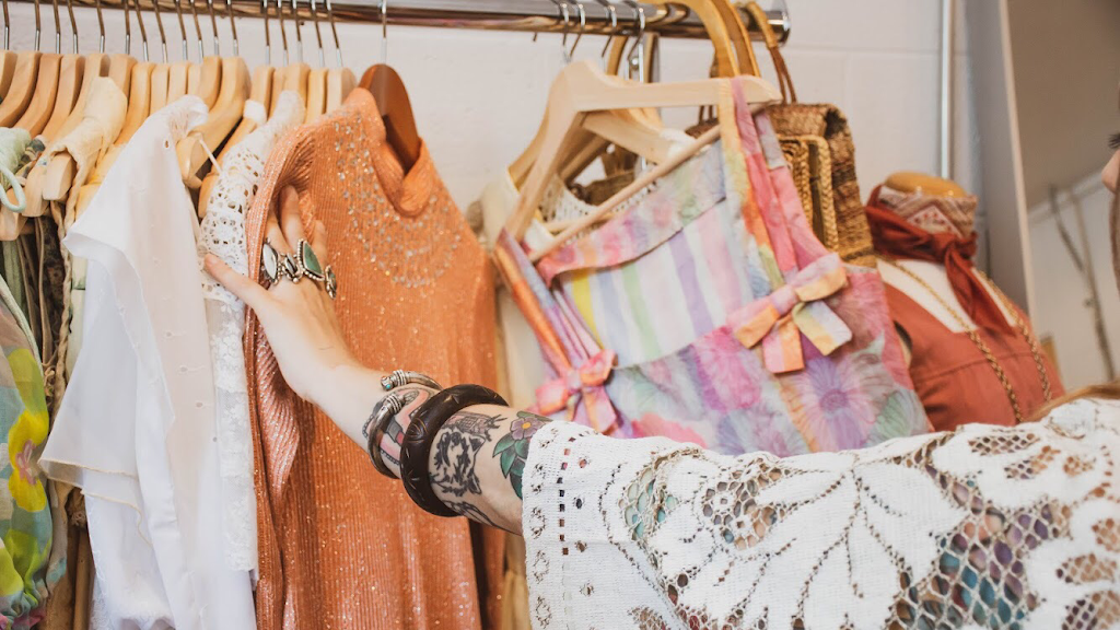 Peaches Vintage Collective | 2711 Troost Ave, Kansas City, MO 64109