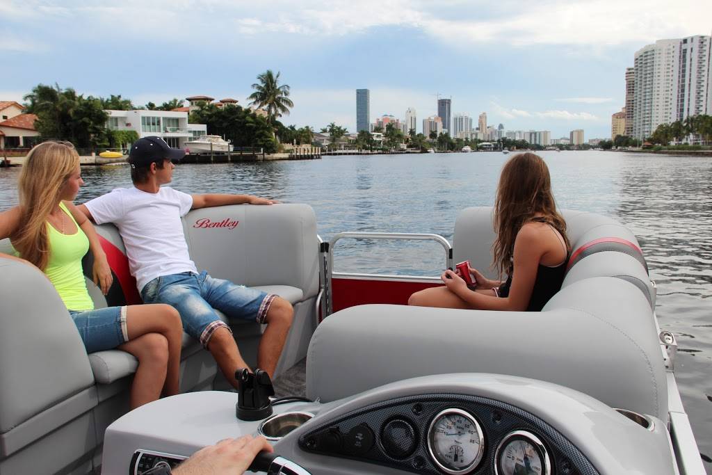 Pontoon Boat Rentals | 900 N Ocean Dr, Hollywood, FL 33019, USA | Phone: (954) 865-9964