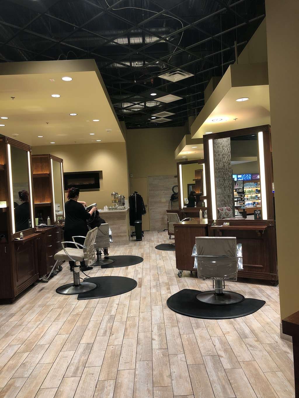 g Aveda Salon Mountains Edge | 7955 Blue Diamond Rd, Las Vegas, NV 89178, USA | Phone: (702) 381-0911