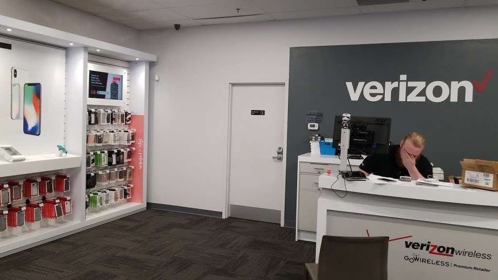 Verizon Authorized Retailer – GoWireless | 6120 Firestone Blvd #404, Firestone, CO 80504, USA | Phone: (303) 485-7782