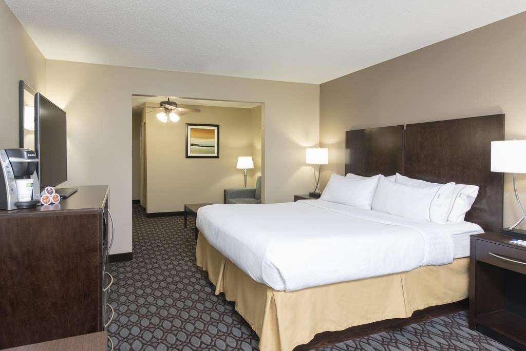 Holiday Inn Express Gas City | 4914 North, Beaner Blvd, Gas City, IN 46933, USA | Phone: (765) 674-6664
