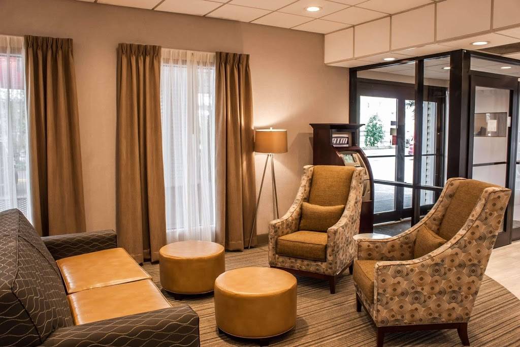 Clarion Hotel Seattle Airport | 3000 S 176th St, Seattle, WA 98188, USA | Phone: (206) 971-2715