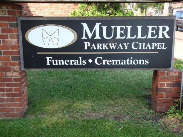 Mueller Memorial Funeral Home & Cremation St Paul | 835 Johnson Pkwy, St Paul, MN 55106, USA | Phone: (651) 774-9797