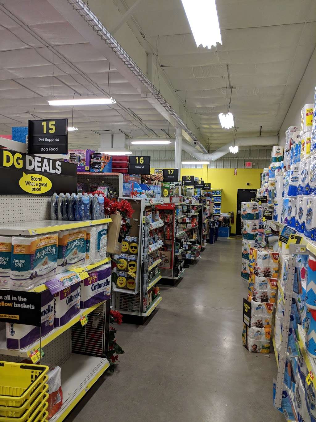 Dollar General | 322 Walworth St, Genoa City, WI 53128, USA | Phone: (262) 295-2300