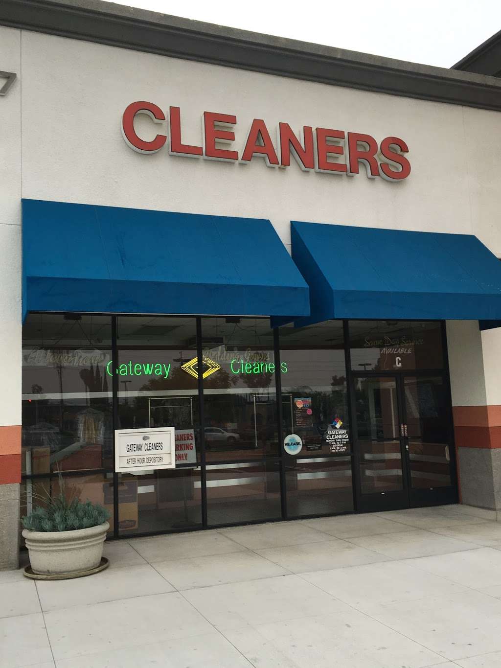 Gateway Cleaners | 207 E Imperial Hwy # C, Brea, CA 92821, USA | Phone: (714) 671-7871