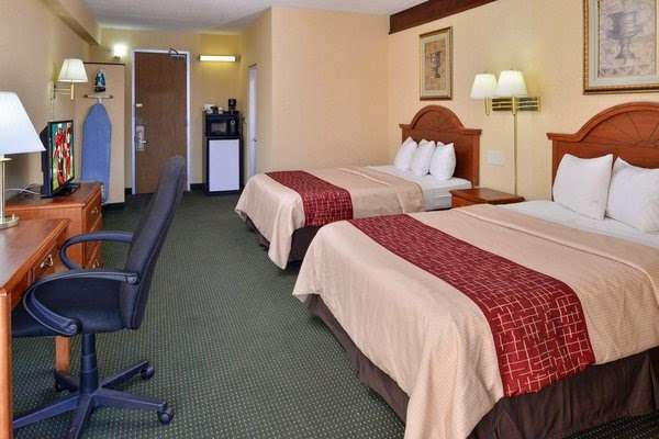 Red Roof Inn & Suites Newark - University | 1119 S College Ave, Newark, DE 19713, USA | Phone: (302) 368-8521