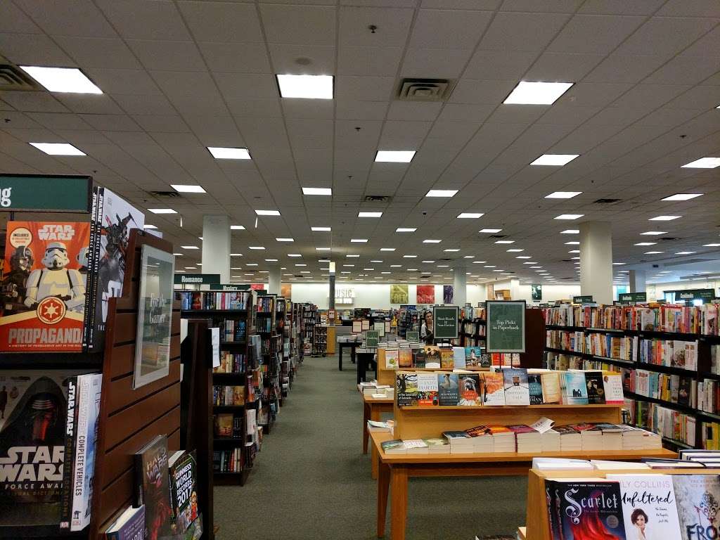 Barnes & Noble | 1923 W Malvern Ave, Fullerton, CA 92833 | Phone: (714) 871-9855