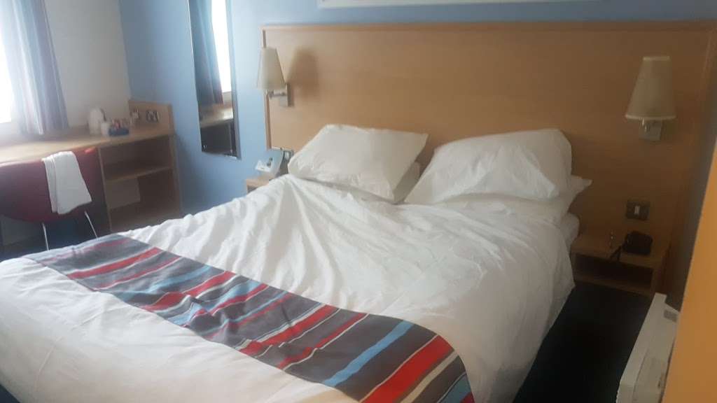 Travelodge London Wimbledon Morden | A24 Epsom Rd, Morden SM4 5PH, UK | Phone: 0871 984 6196