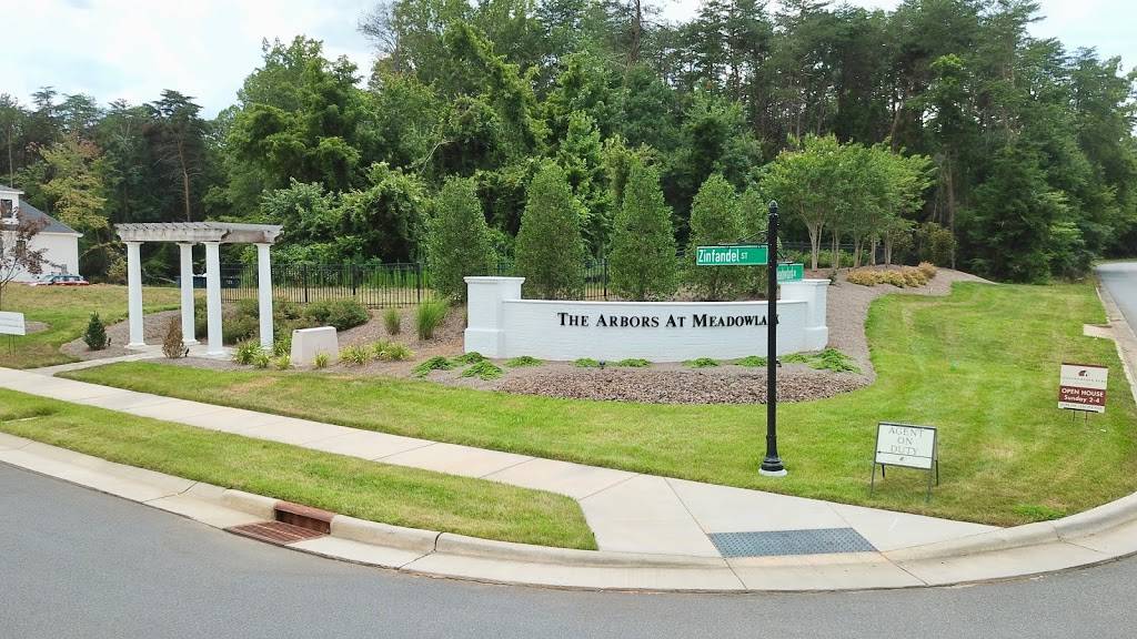 Arbors at Meadowlark | 1200 Meadowlark Dr, Winston-Salem, NC 27106, USA | Phone: (336) 779-9200