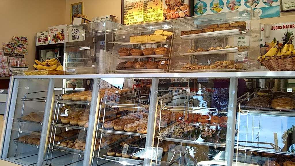 Peters Donuts | 8879 Laurel Canyon Blvd, Sun Valley, CA 91352 | Phone: (818) 252-0967