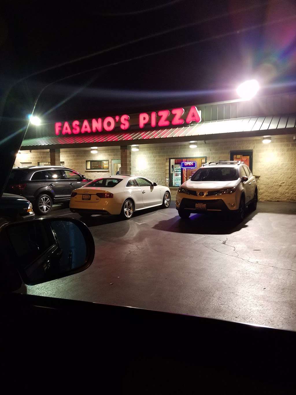 Fasanos Pizza | 8351 S Roberts Rd, Justice, IL 60458 | Phone: (708) 598-6971