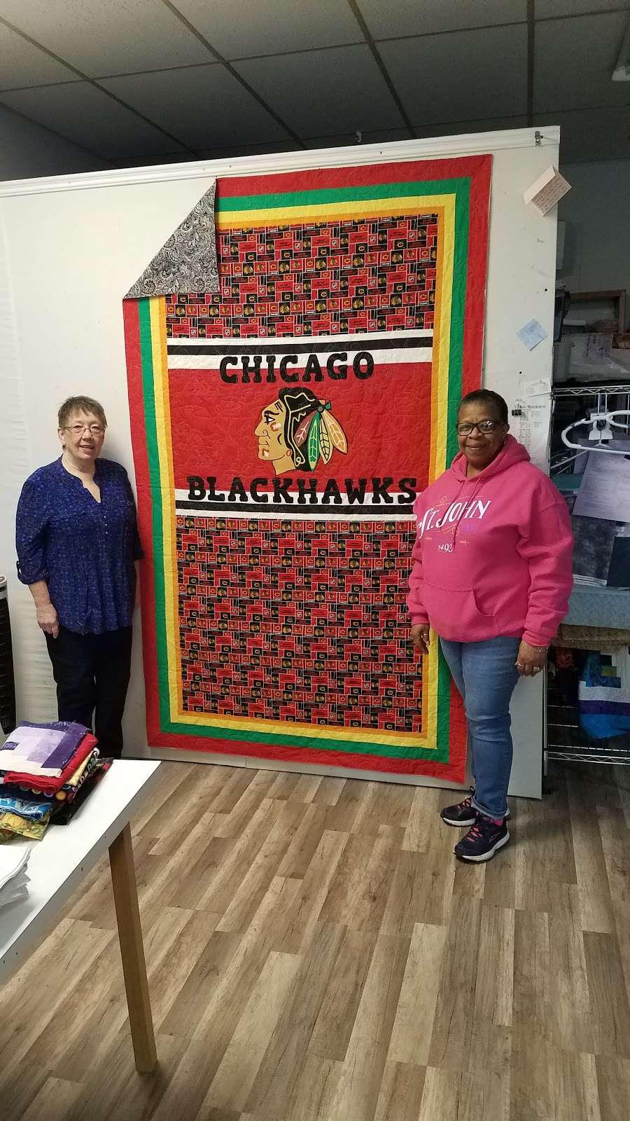 Quilting on the Fox | 137 W River Rd, Elgin, IL 60123, USA | Phone: (630) 787-4600