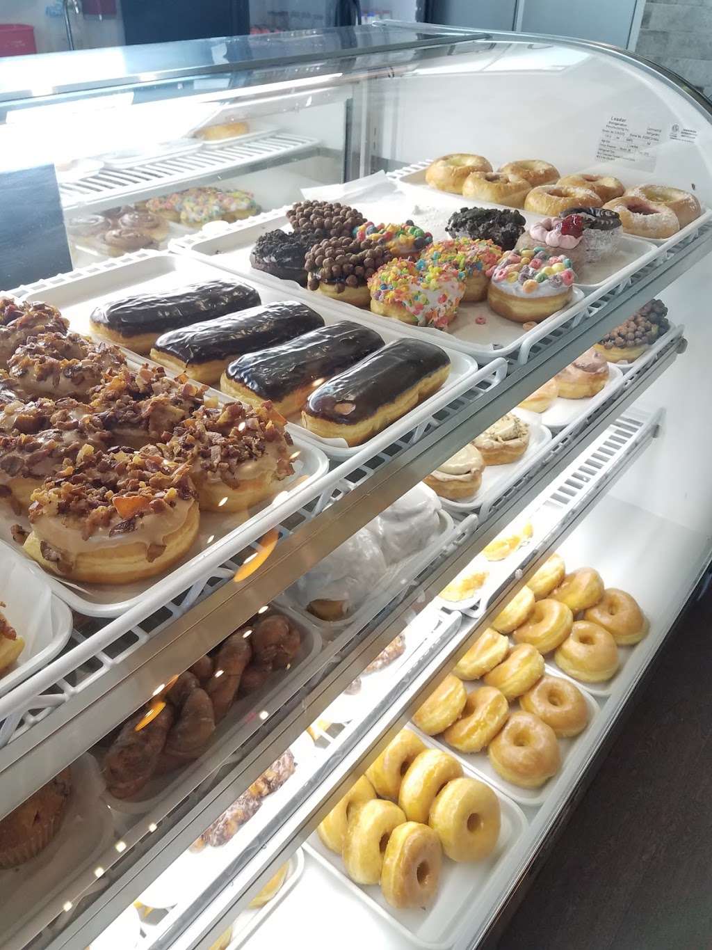 Peñas Donuts & Diner | 10555 Pearland Pkwy, Houston, TX 77089, USA | Phone: (832) 831-9630
