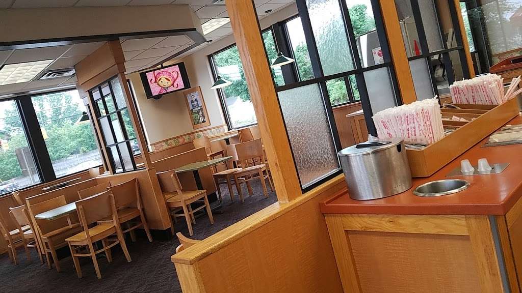 Wendys | 588 Washington St, South Easton, MA 02375, USA | Phone: (508) 238-5191