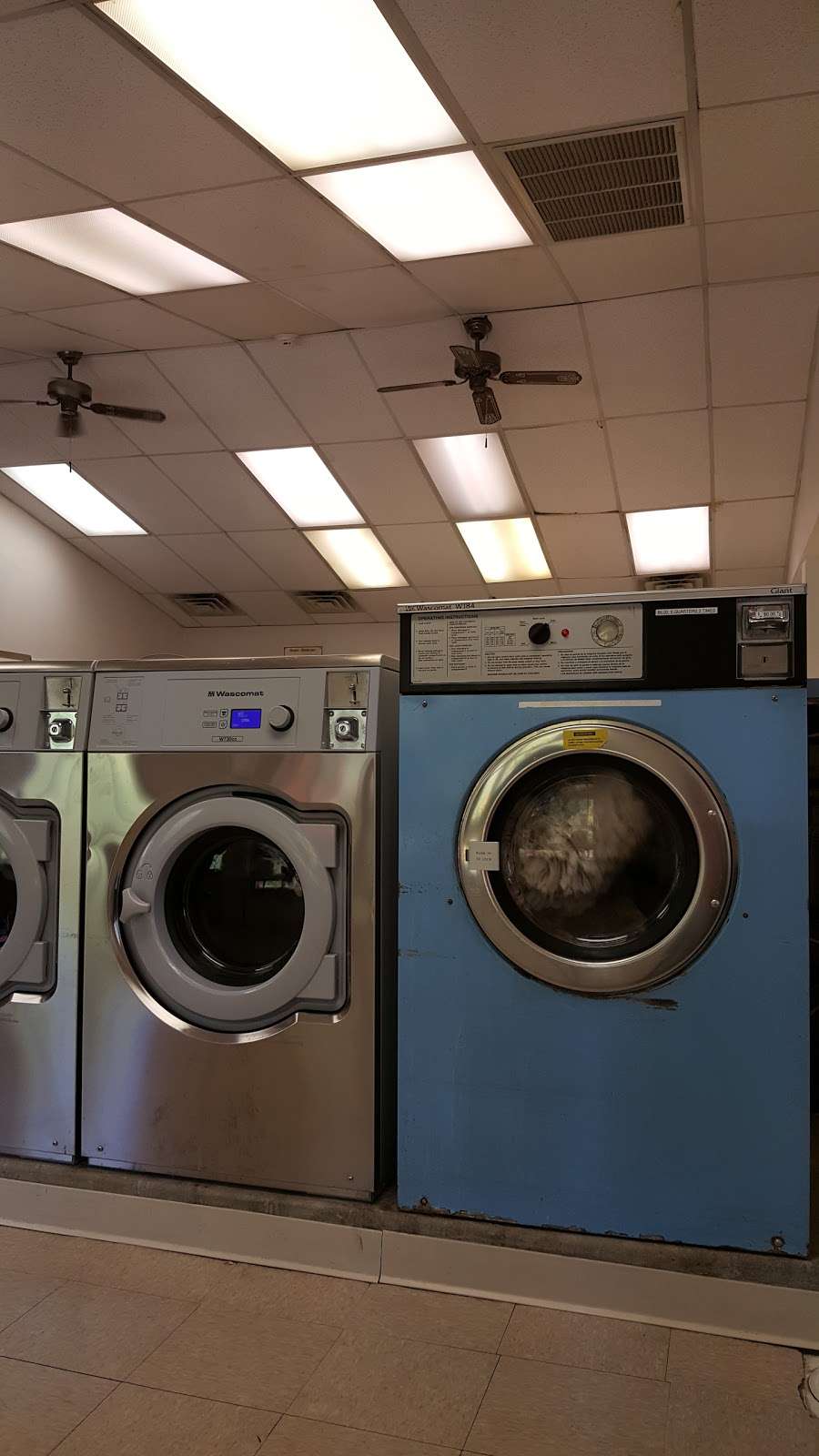 USA Laundromat | 429 Schuylkill Rd, Phoenixville, PA 19460, USA | Phone: (484) 924-9391