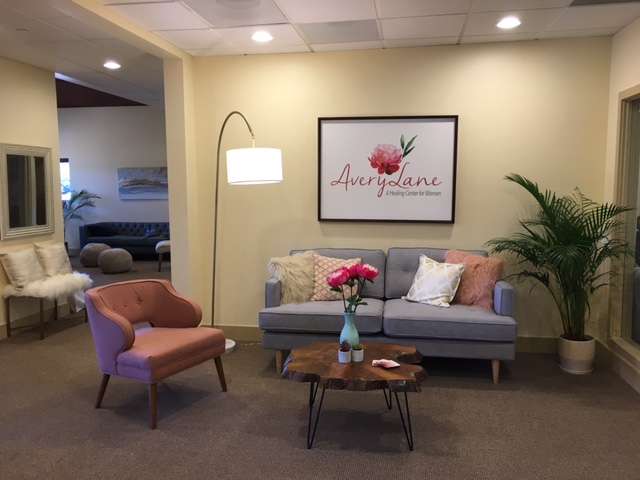 Avery Lane For Women | 505 San Marin Dr, Novato, CA 94945, USA | Phone: (844) 528-2676