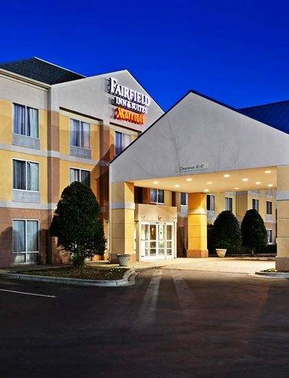 Fairfield Inn & Suites by Marriott Charlotte Arrowood | 7920 Arrowridge Blvd, Charlotte, NC 28273, USA | Phone: (704) 319-5100