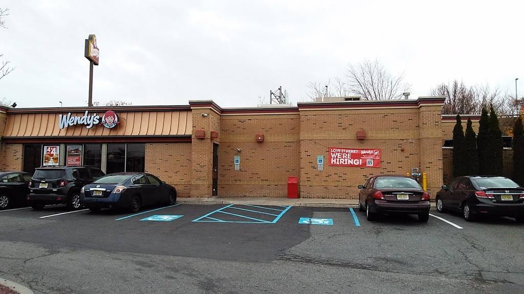 Wendys | 16 Meadowlands Pkwy, Secaucus, NJ 07094, USA | Phone: (201) 864-3719