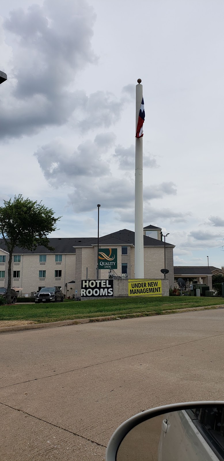 Quality Inn & Suites Roanoke - Fort Worth North | 13741 Raceway Dr, Roanoke, TX 76262 | Phone: (817) 491-3120