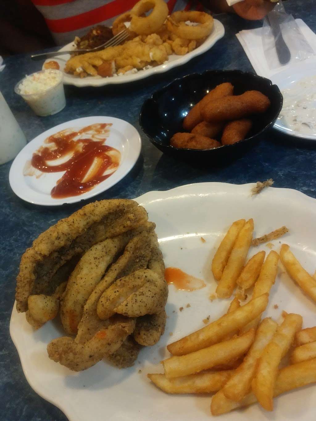 North Star Seafood Restaurant | 3150 Dallas High Shoals Hwy, Dallas, NC 28034 | Phone: (704) 922-7715