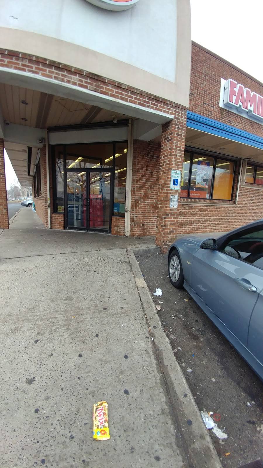 Family Dollar | 131 Clinton Ave, Newark, NJ 07112, USA | Phone: (973) 642-0737