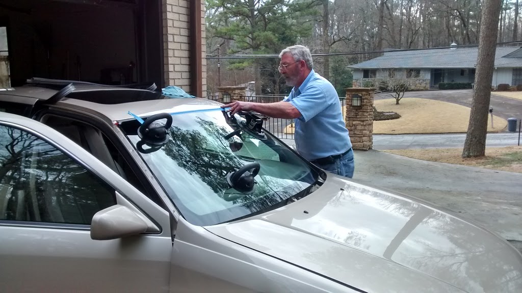 Action Auto Glass | 5900 Sierra Dr NW, Norcross, GA 30071, USA | Phone: (770) 662-8008