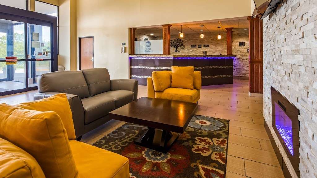 Best Western Waukesha Grand | 2840 N Grandview Blvd, Pewaukee, WI 53072, USA | Phone: (262) 524-9300