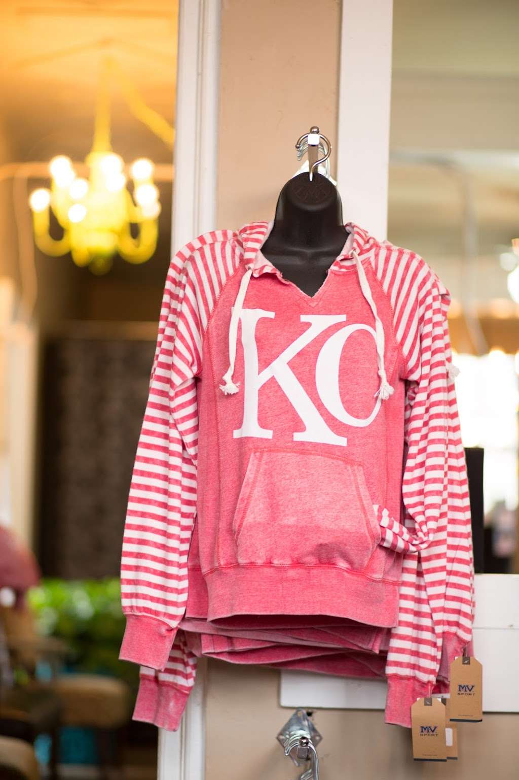 TayaBella Salon & Boutique | 140 S 1st St, Pleasant Hill, MO 64080, USA | Phone: (816) 987-0245