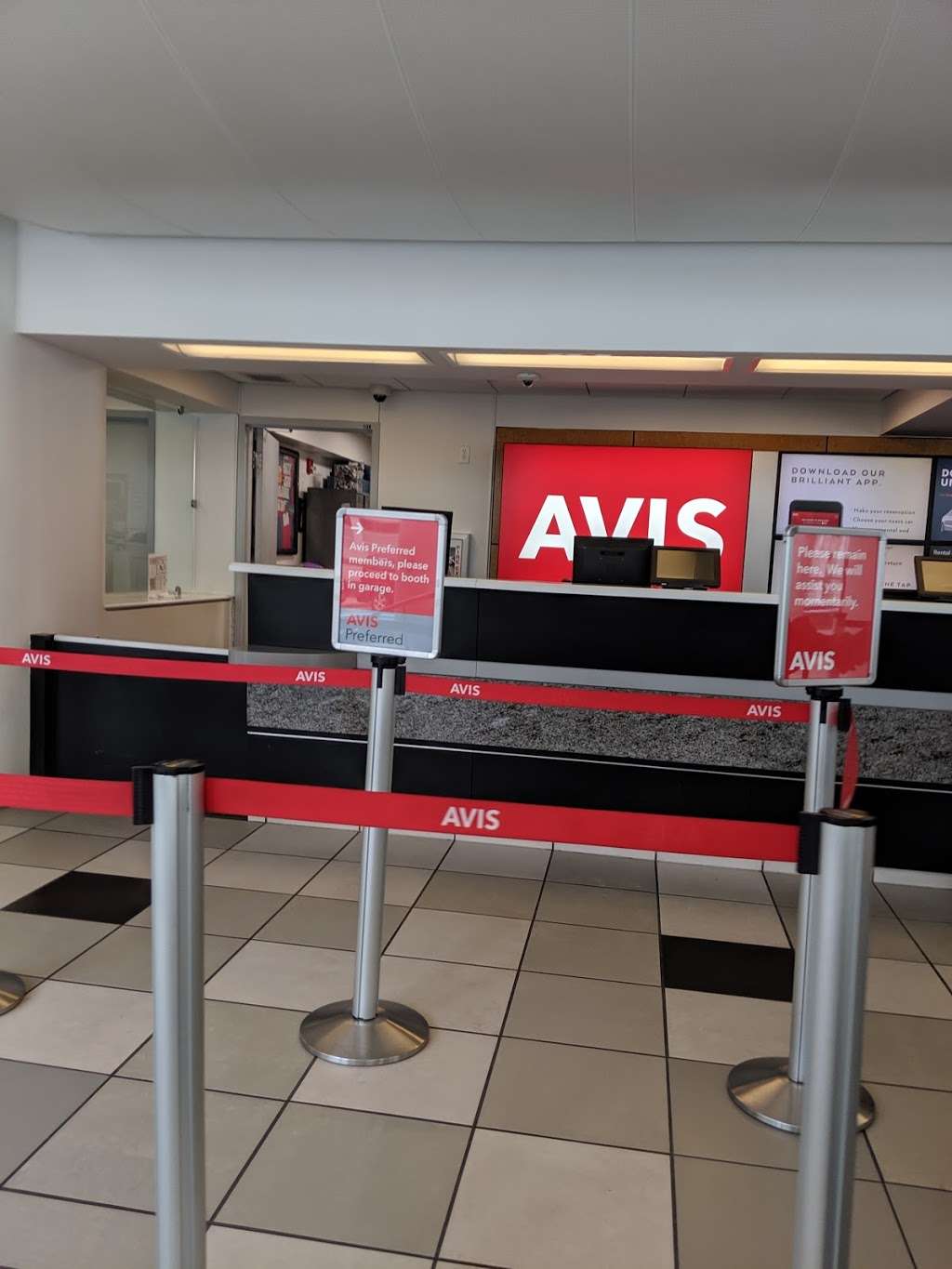 Avis Car Rental | Mitchell International Airport, 5300 S Howell Ave, Milwaukee, WI 53207, USA | Phone: (414) 482-8345