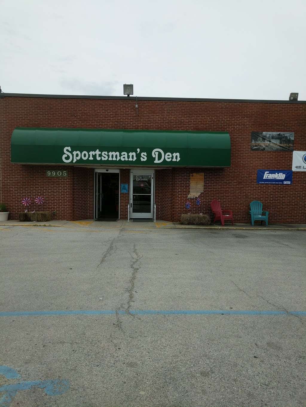 Sportsmans Den | 9905 W 133rd Ave, Cedar Lake, IN 46303, USA | Phone: (219) 374-6990