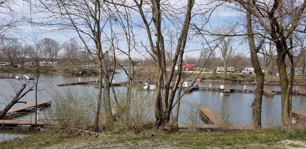 Hiddencove Marina of the Seneca Yacht Club | 219 River Drive, Seneca, IL 61360, USA | Phone: (630) 330-3777