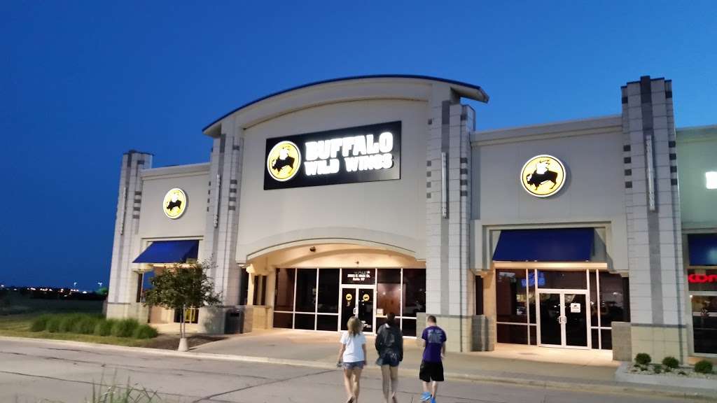 Buffalo Wild Wings | 2683 E Main St Suite 117, Plainfield, IN 46168, USA | Phone: (317) 837-2770